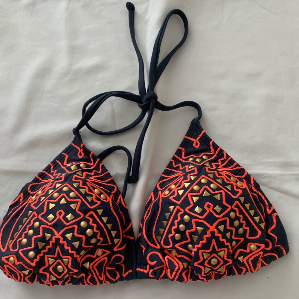 REDUCED! NWOT Xhilaration triangle bikini top